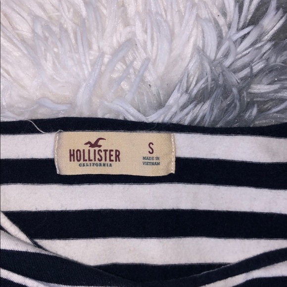 TWO Hollister Off-Shoulder Tops - Picture 3 of 5